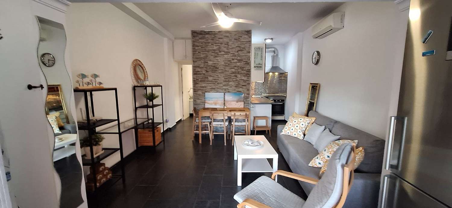 MEDIA TEMPORADA SE ALQUILA  DESDE 01/10/26-30.03.27  BONITO APARTAMENTO EN TORREMOLINOS