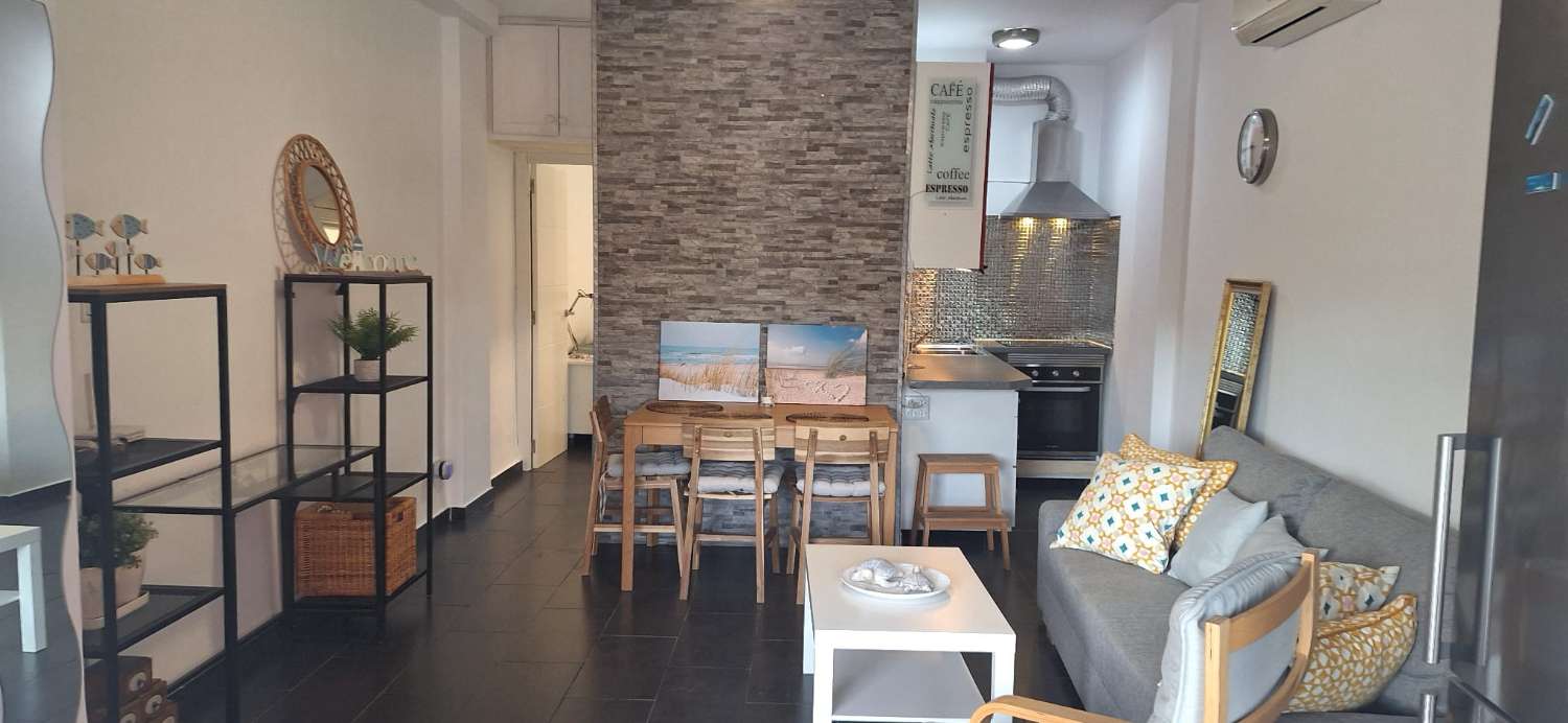 MEDIA TEMPORADA SE ALQUILA  DESDE 01/10/26-30.03.27  BONITO APARTAMENTO EN TORREMOLINOS