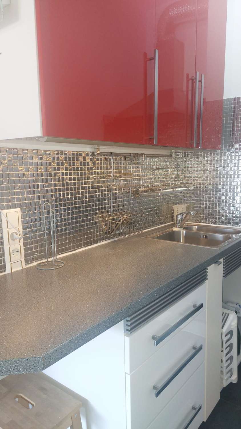 MEDIA TEMPORADA SE ALQUILA  DESDE 01/10/26-30.03.27  BONITO APARTAMENTO EN TORREMOLINOS