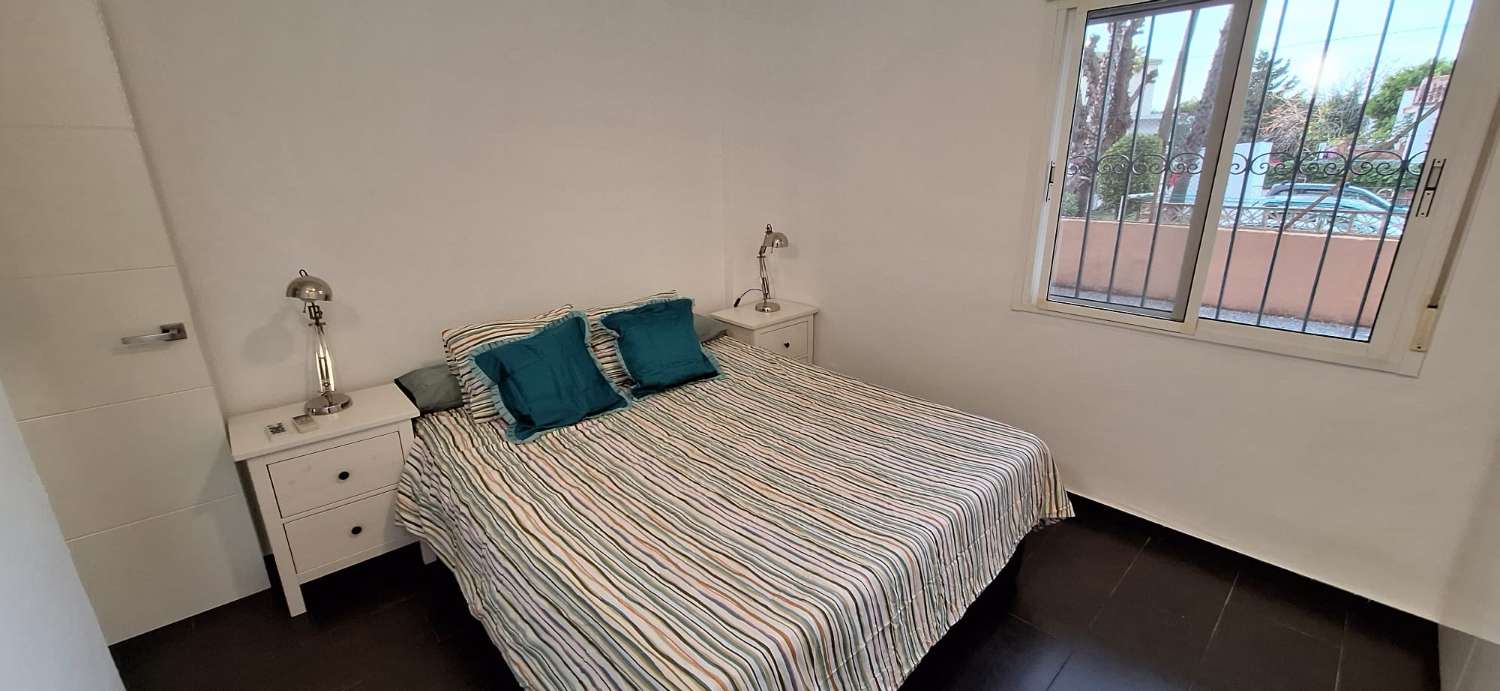 MEDIA TEMPORADA SE ALQUILA  DESDE 01/10/26-30.03.27  BONITO APARTAMENTO EN TORREMOLINOS