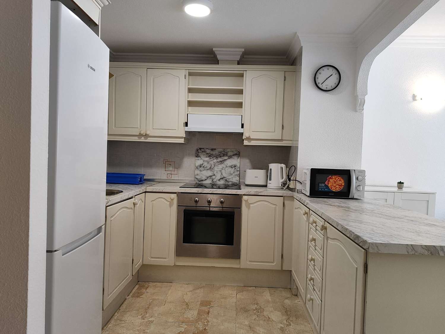 SE ALQUILA DESDE 1.9.26 - 30.6..27 MAGNIFICO APARTAMENTO CON VISTAS AL MAR EN FUENGIROLA