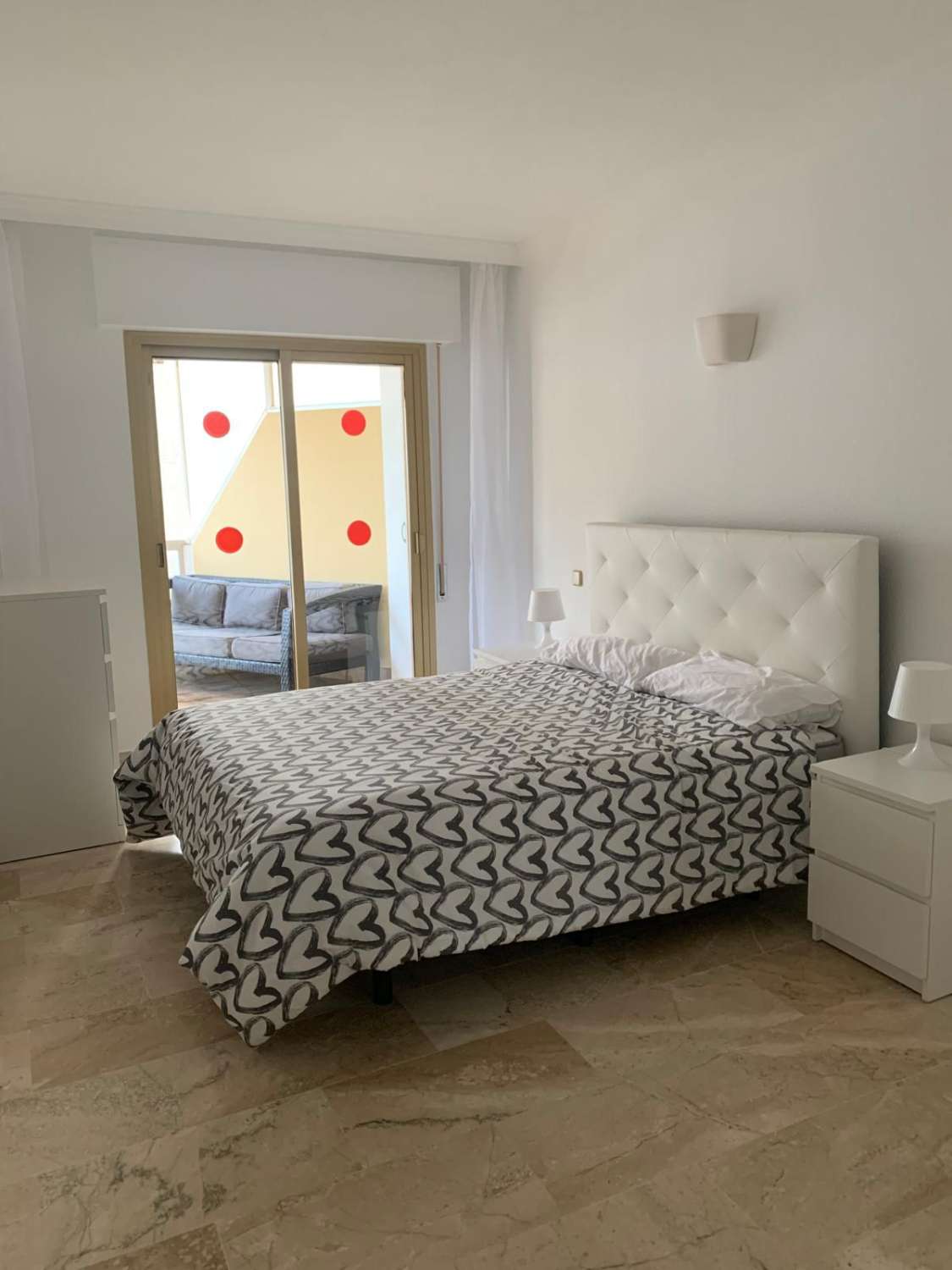 SE ALQUILA DESDE 1.9.26 - 30.6..27 MAGNIFICO APARTAMENTO CON VISTAS AL MAR EN FUENGIROLA