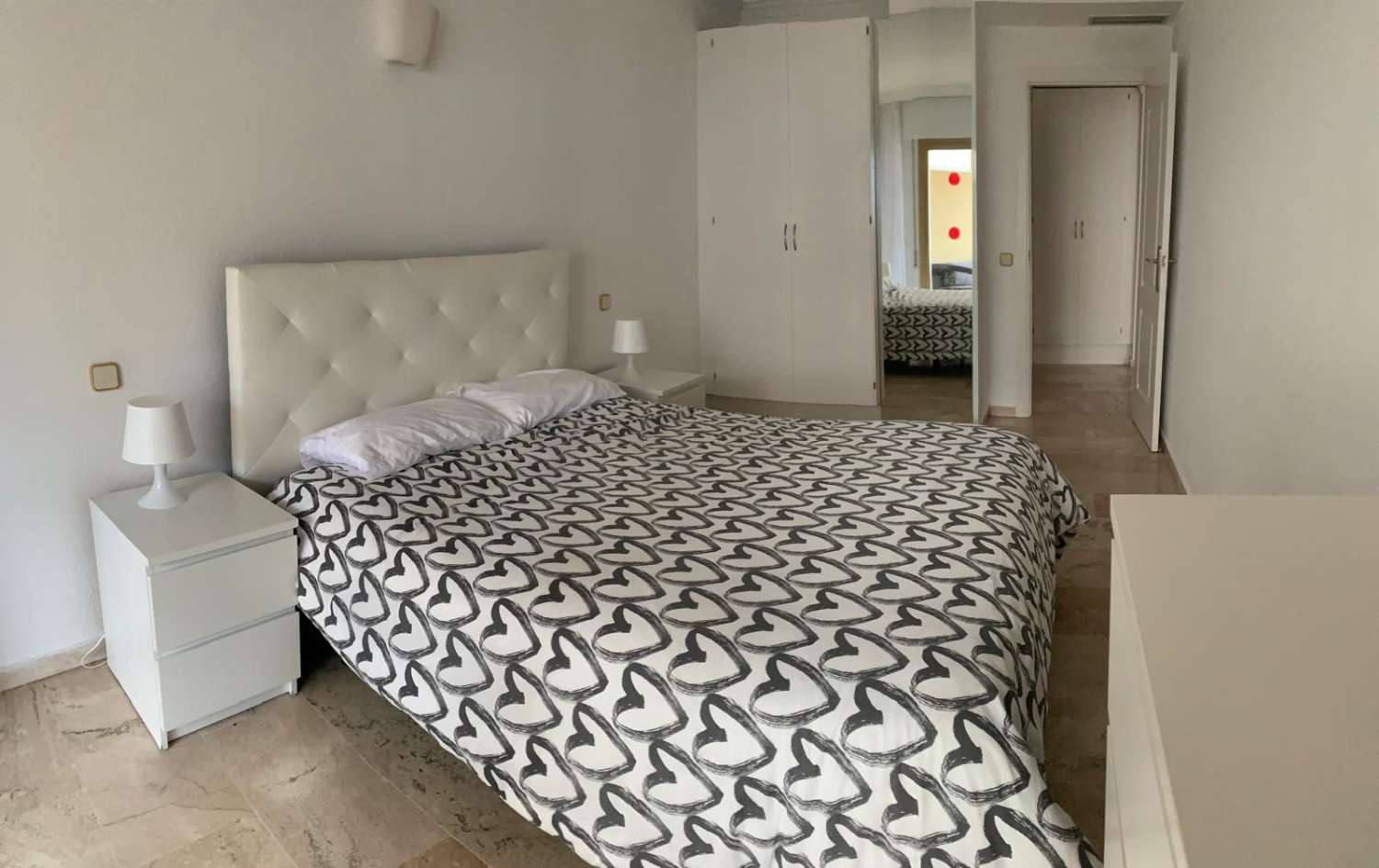 SE ALQUILA DESDE 1.9.26 - 30.6..27 MAGNIFICO APARTAMENTO CON VISTAS AL MAR EN FUENGIROLA