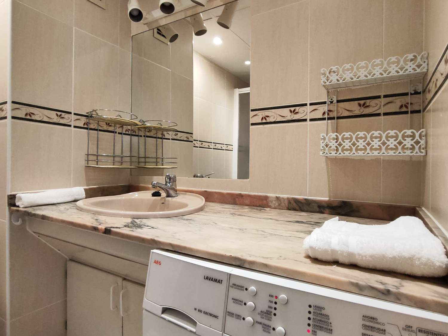 SE ALQUILA DESDE 1.9.26 - 30.6..27 MAGNIFICO APARTAMENTO CON VISTAS AL MAR EN FUENGIROLA