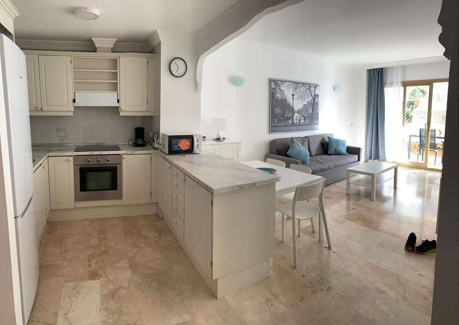 SE ALQUILA DESDE 1.9.26 - 30.6..27 MAGNIFICO APARTAMENTO CON VISTAS AL MAR EN FUENGIROLA