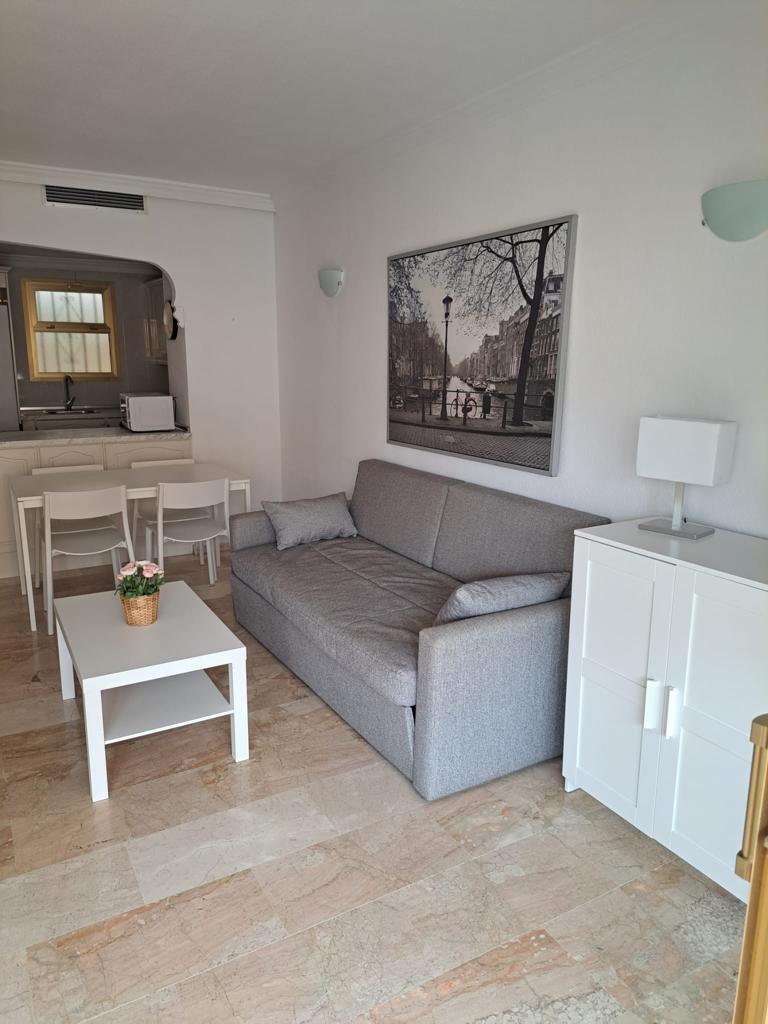 SE ALQUILA DESDE 1.9.26 - 30.6..27 MAGNIFICO APARTAMENTO CON VISTAS AL MAR EN FUENGIROLA