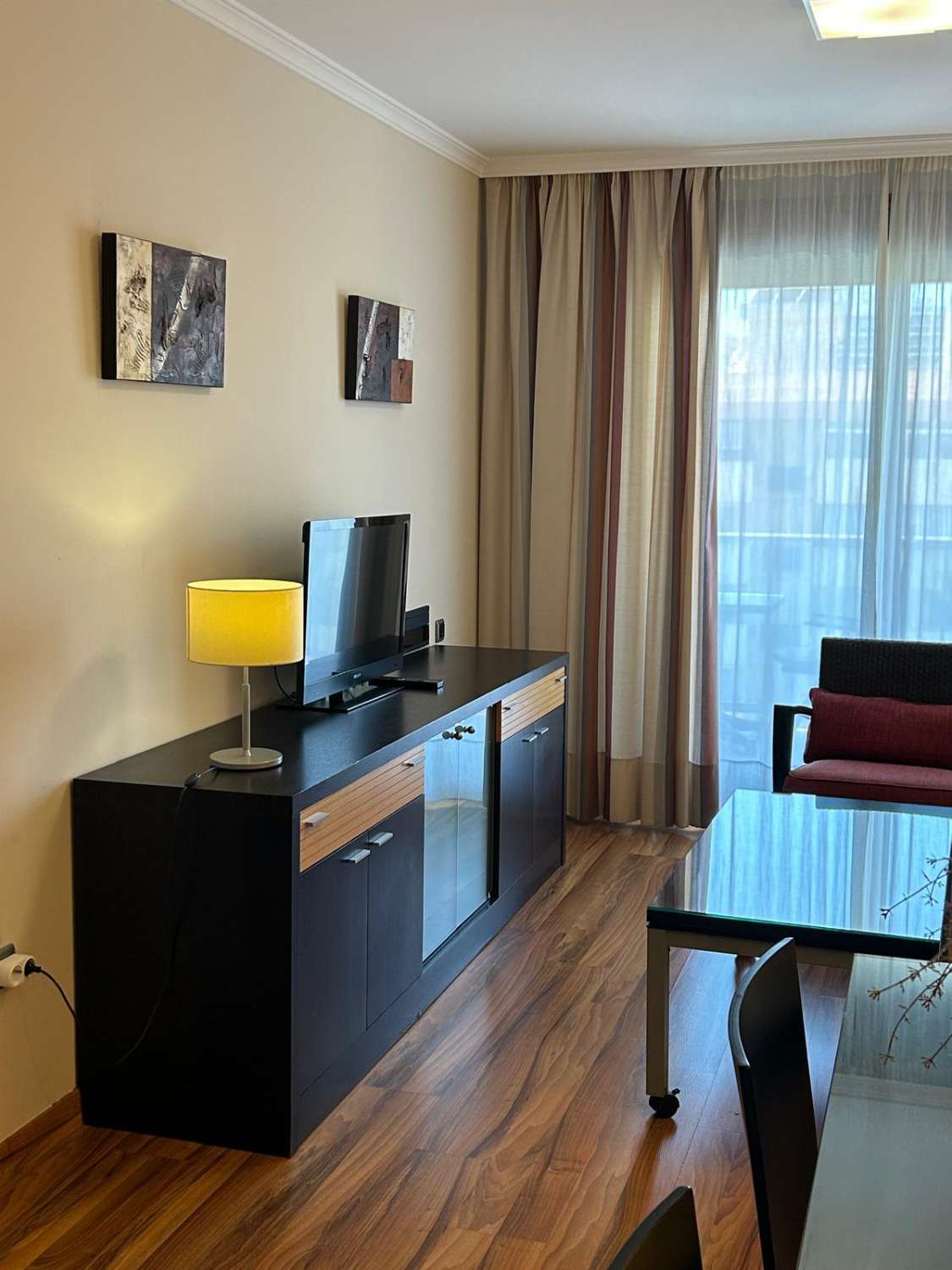 SE ALQUILA DESDE  17/03/2026 - 30/06/2026  y DE  1.10.26-20.12.26 y DE 16.1.27-30.6.27  PRECIOSO APARTAMENTO CON VISTAS AL MAR EN BENALMADENA COSTA