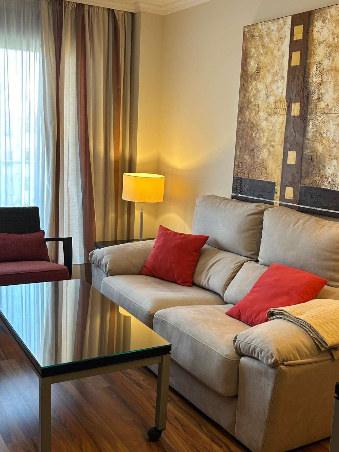 SE ALQUILA DESDE  17/03/2026 - 30/06/2026  y DE  1.10.26-20.12.26 y DE 16.1.27-30.6.27  PRECIOSO APARTAMENTO CON VISTAS AL MAR EN BENALMADENA COSTA