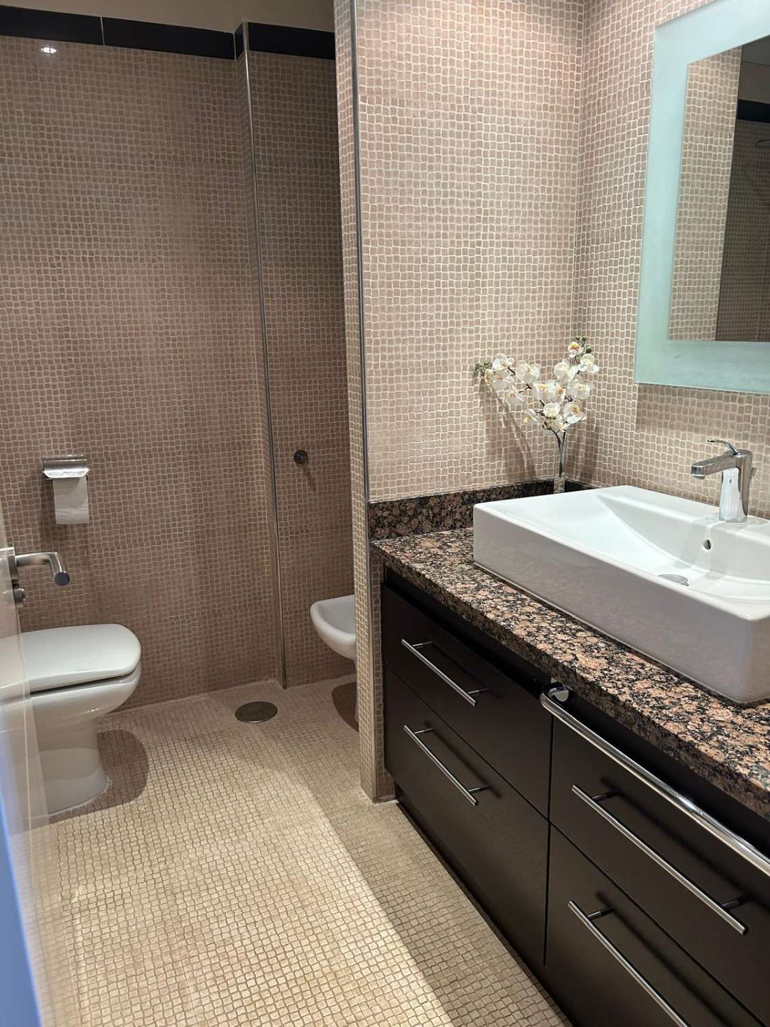 SE ALQUILA DESDE  17/03/2026 - 30/06/2026  y DE  1.10.26-20.12.26 y DE 16.1.27-30.6.27  PRECIOSO APARTAMENTO CON VISTAS AL MAR EN BENALMADENA COSTA