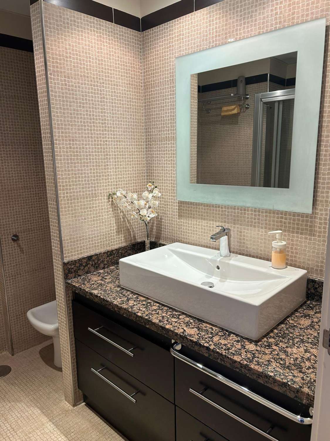 SE ALQUILA DESDE  17/03/2026 - 30/06/2026  y DE  1.10.26-20.12.26 y DE 16.1.27-30.6.27  PRECIOSO APARTAMENTO CON VISTAS AL MAR EN BENALMADENA COSTA