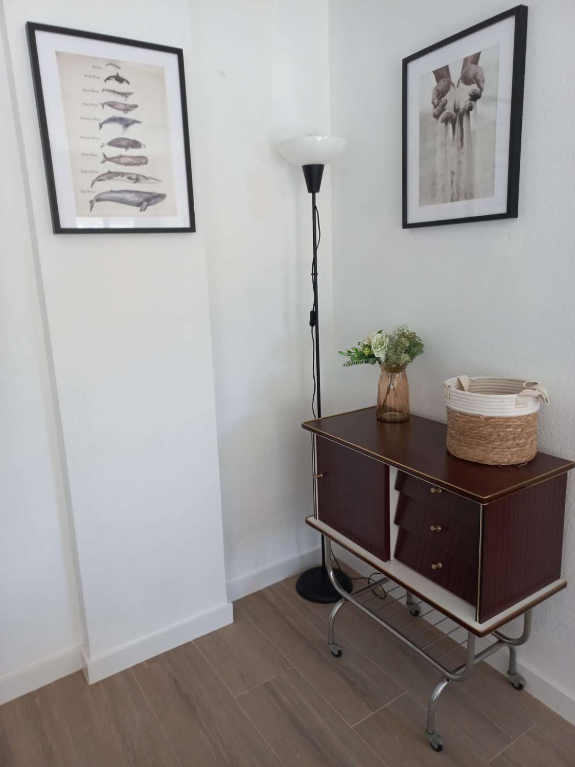 SE ALQUILA DESDE 1.9.26-30.6.27  BONITO APARTAMENTO EN 2ª LINEA DE PLAYA CON VISTAS AL MAR EN BENALMADENA