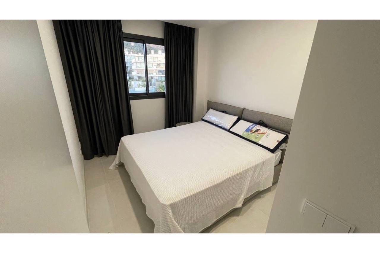 se vende magnifico apartamento en el Higueron con vistas al mar