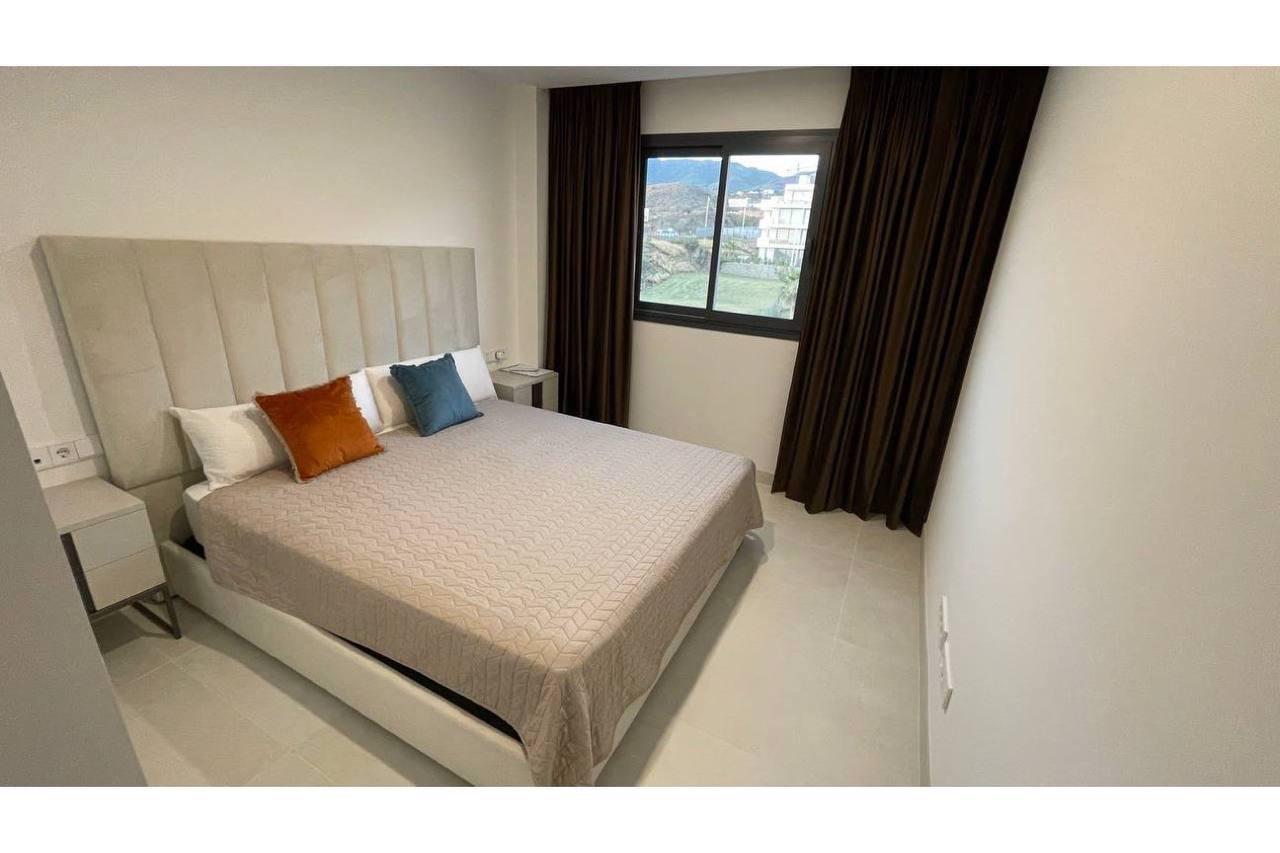 se vende magnifico apartamento en el Higueron con vistas al mar