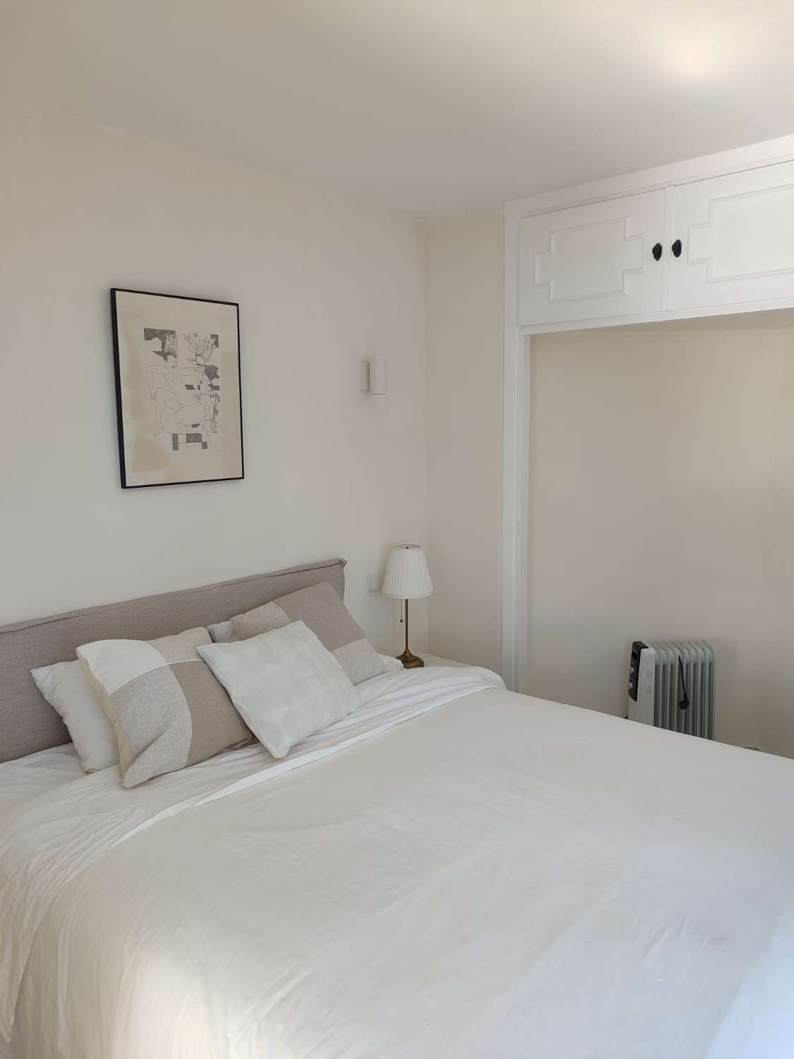 SE VENDE BONITO  DUPLEX AMUEBLADO CON LICENCIA TURISTICA EN CALAHONDA (MIJAS)