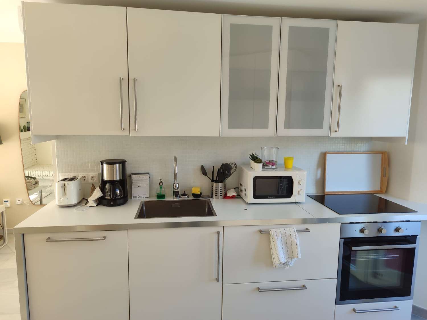 SE VENDE BONITO  DUPLEX AMUEBLADO CON LICENCIA TURISTICA EN CALAHONDA (MIJAS)