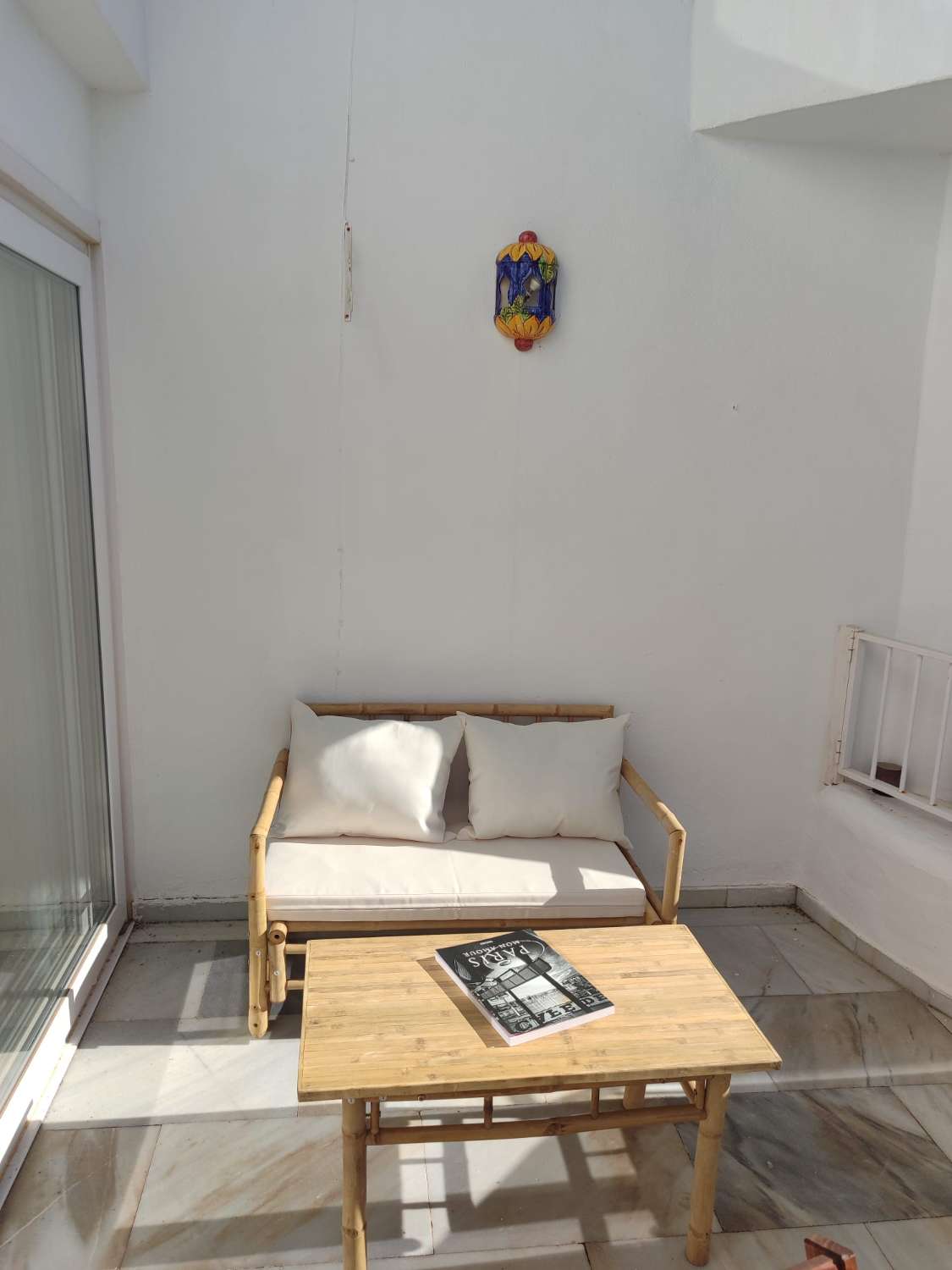 SE VENDE BONITO  DUPLEX AMUEBLADO CON LICENCIA TURISTICA EN CALAHONDA (MIJAS)