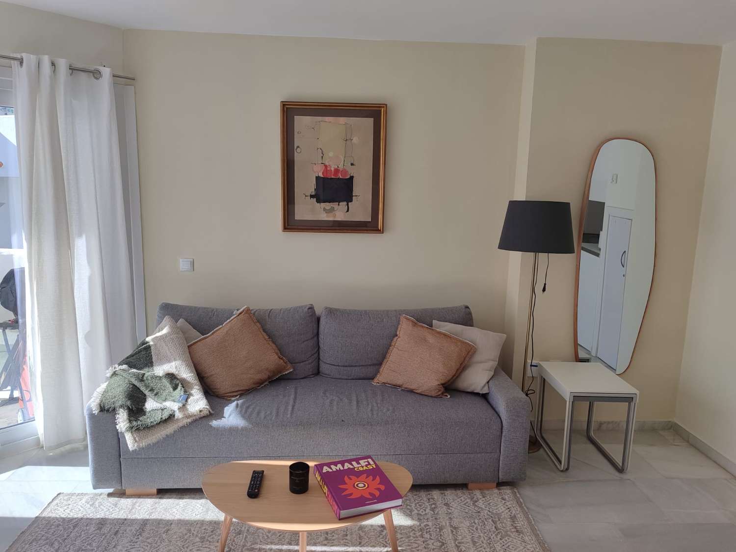 SE VENDE BONITO  DUPLEX AMUEBLADO CON LICENCIA TURISTICA EN CALAHONDA (MIJAS)