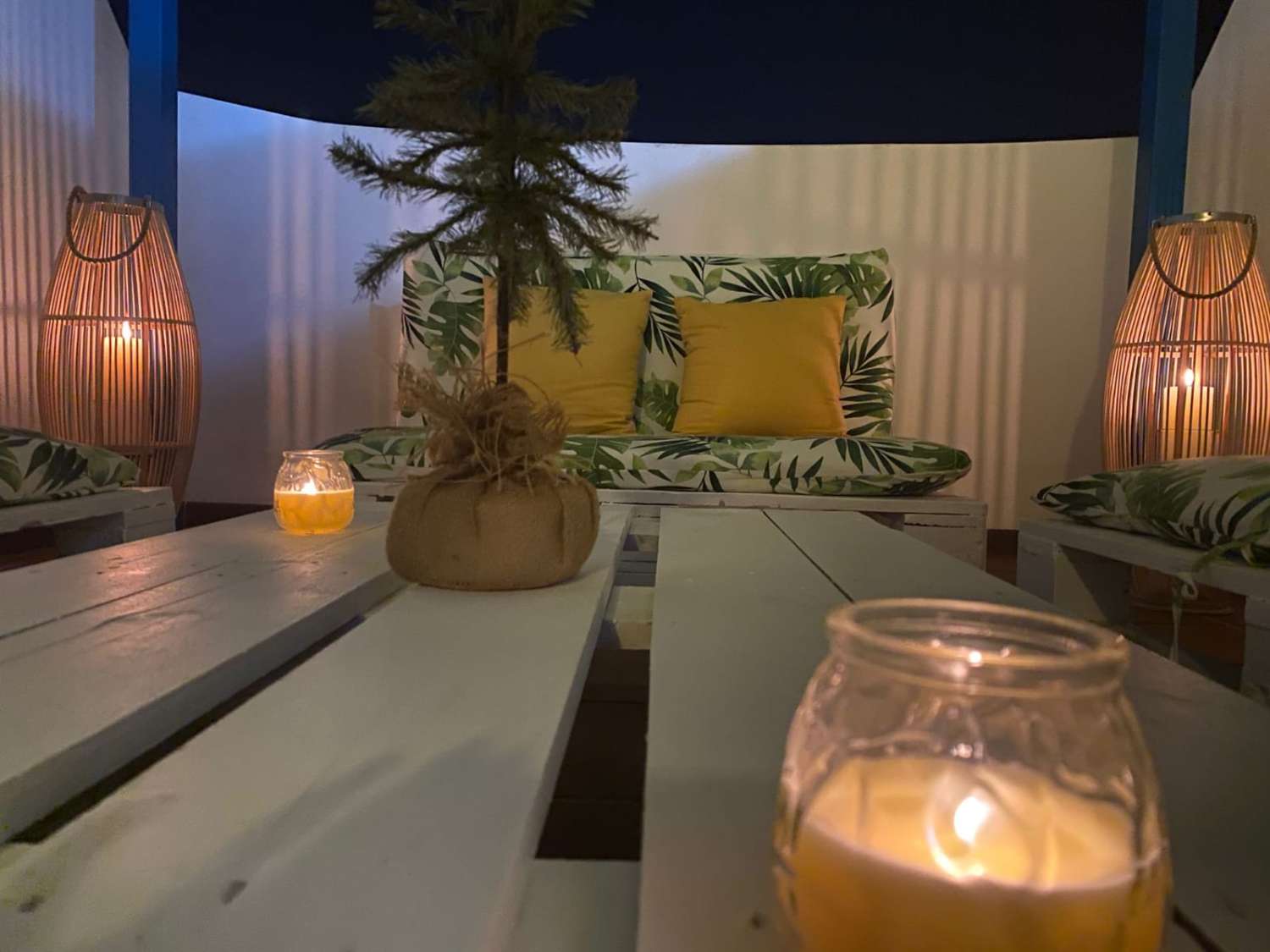 SE VENDE BONITO  DUPLEX  CON VISTAS  AL MAR A 200 METROS DE LA PLAYA