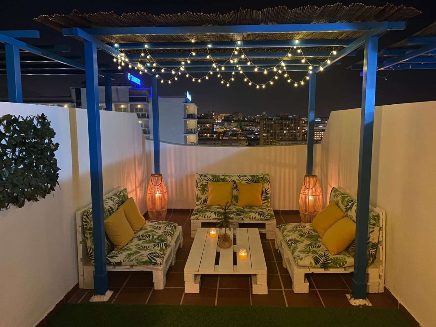 SE VENDE BONITO  DUPLEX  CON VISTAS  AL MAR A 200 METROS DE LA PLAYA