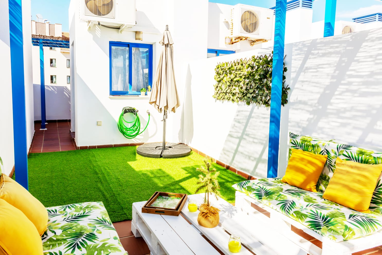 SE VENDE BONITO  DUPLEX  CON VISTAS  AL MAR A 200 METROS DE LA PLAYA