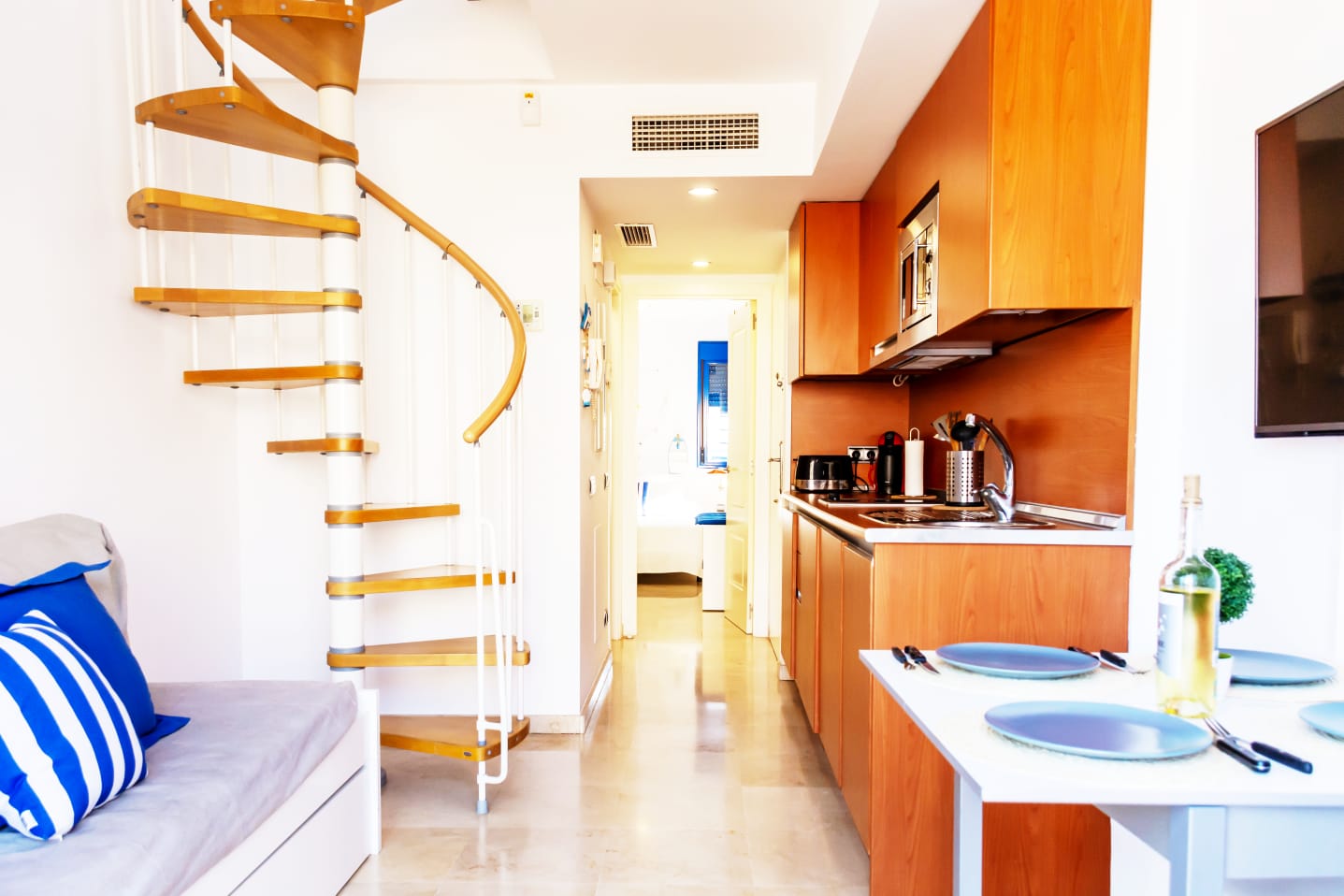 SE VENDE BONITO  DUPLEX  CON VISTAS  AL MAR A 200 METROS DE LA PLAYA