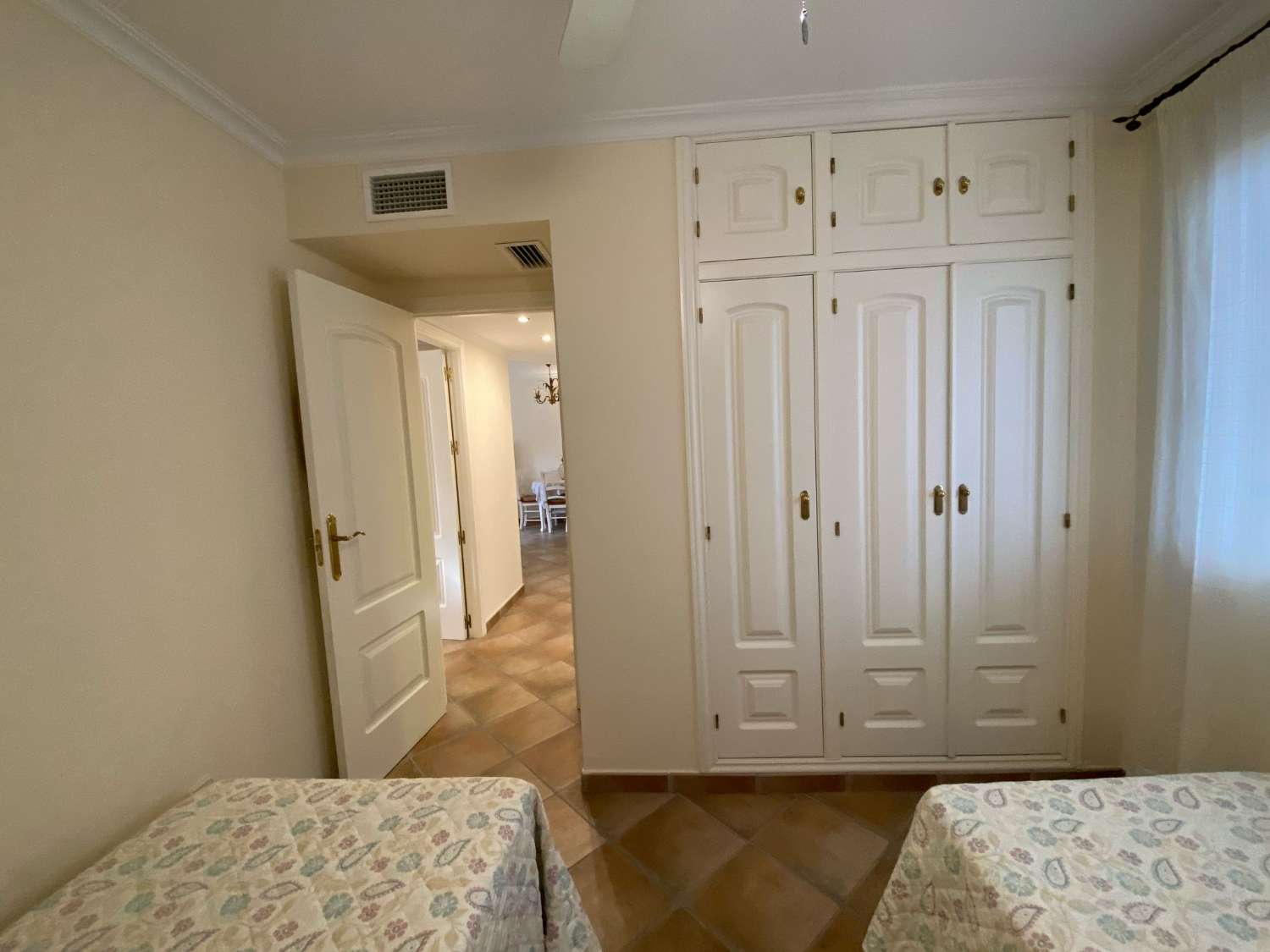 MEDIA TEMPORADA SE ALQUILA BONITO APARTAMENTO DESDE 1.9.26-30.6.27 EN BENALMADENA