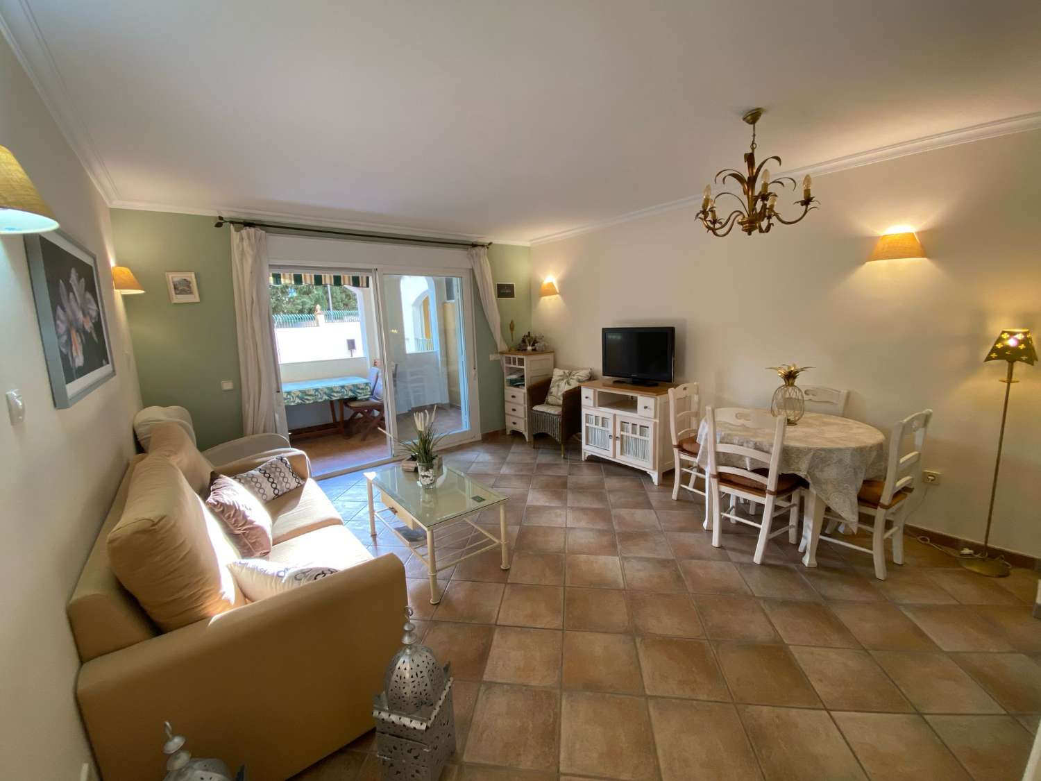 MEDIA TEMPORADA SE ALQUILA BONITO APARTAMENTO DESDE 1.9.26-30.6.27 EN BENALMADENA