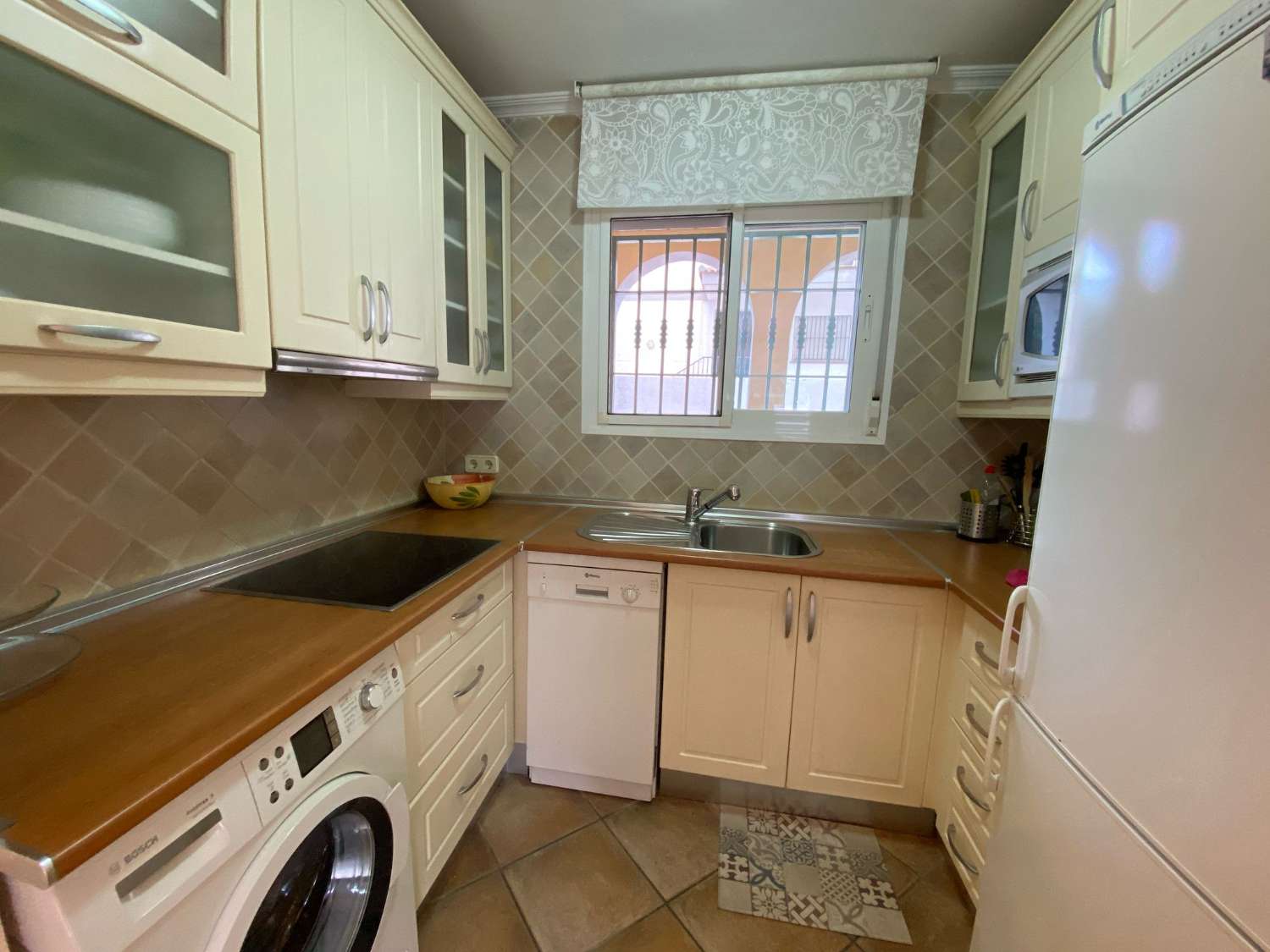 MEDIA TEMPORADA SE ALQUILA BONITO APARTAMENTO DESDE 1.9.26-30.6.27 EN BENALMADENA