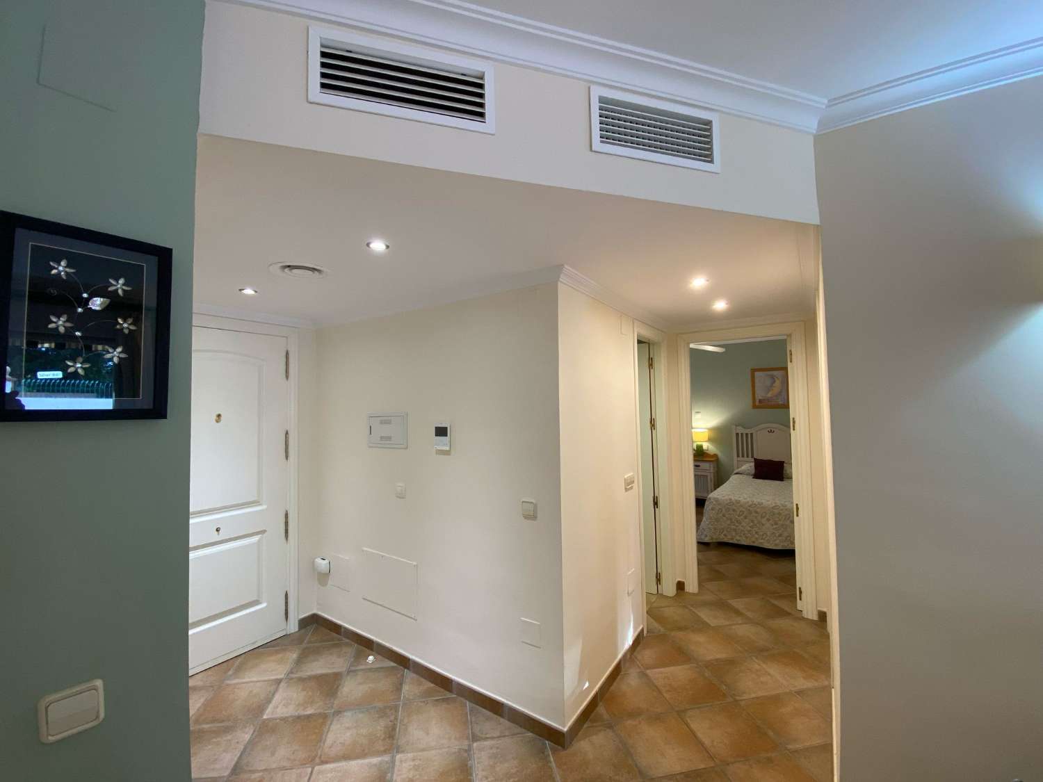 MEDIA TEMPORADA SE ALQUILA BONITO APARTAMENTO DESDE 1.9.26-30.6.27 EN BENALMADENA