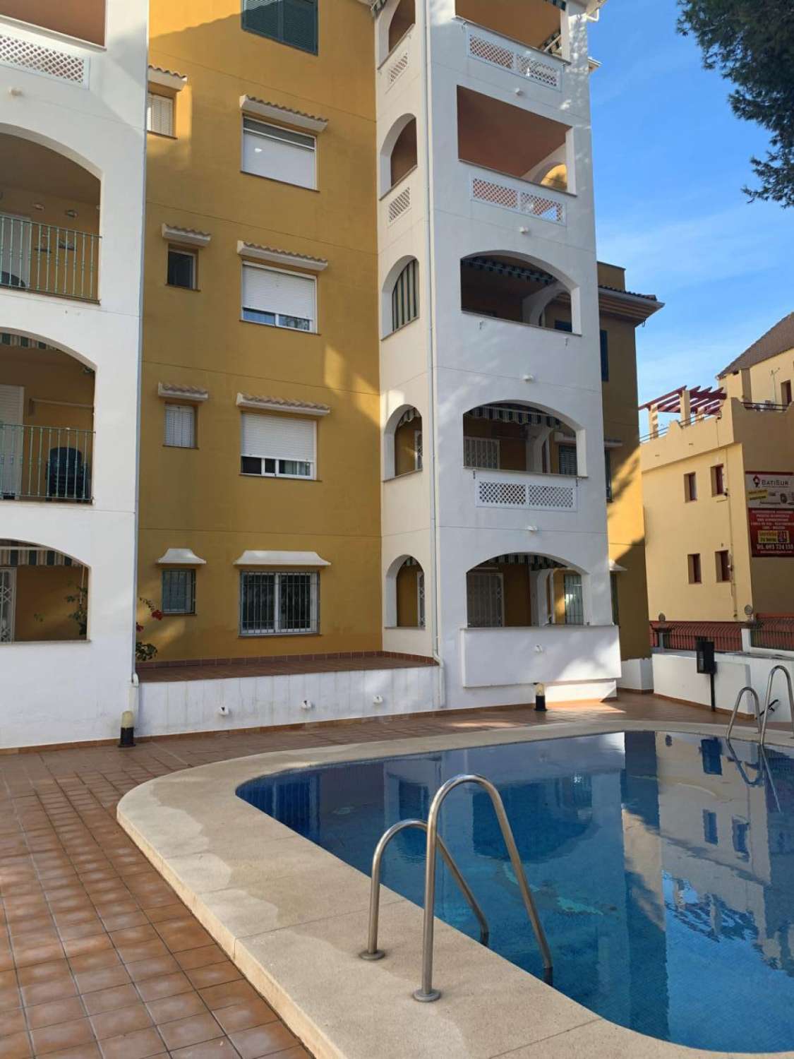 MEDIA TEMPORADA SE ALQUILA BONITO APARTAMENTO DESDE 1.9.26-30.6.27 EN BENALMADENA