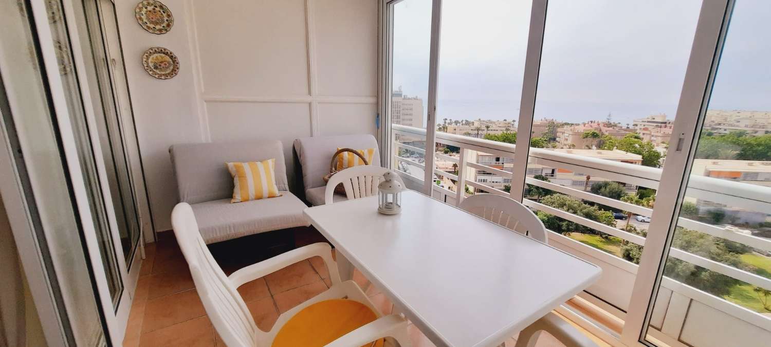 SE ALQUILA DESDE AHORA  HASTA 30.06.26 Y DESDE 1.9.26-30.6.27  BONITO APARTAMENTO  CON VISTAS AL MAR EN LA CARIHUELA (TORREMOLINOS)