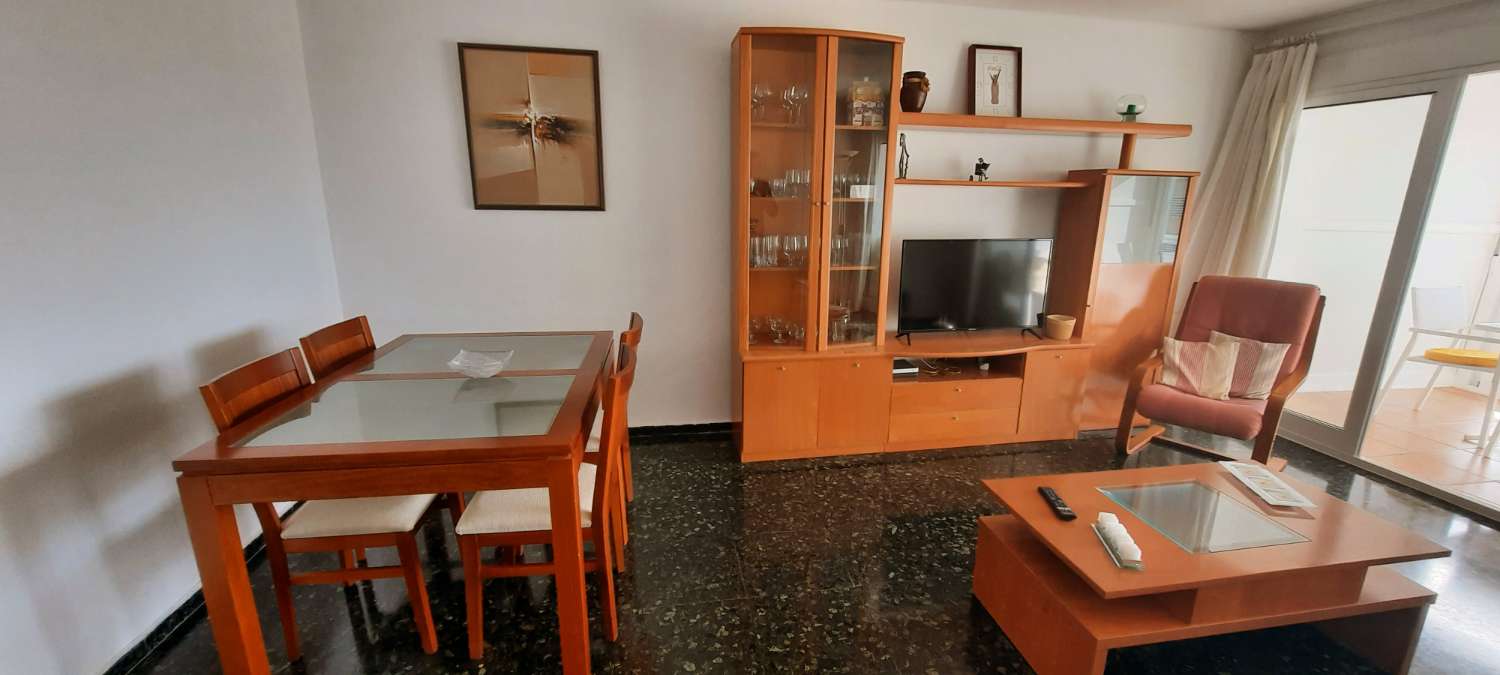 SE ALQUILA DESDE AHORA  HASTA 30.06.26 Y DESDE 1.9.26-30.6.27  BONITO APARTAMENTO  CON VISTAS AL MAR EN LA CARIHUELA (TORREMOLINOS)