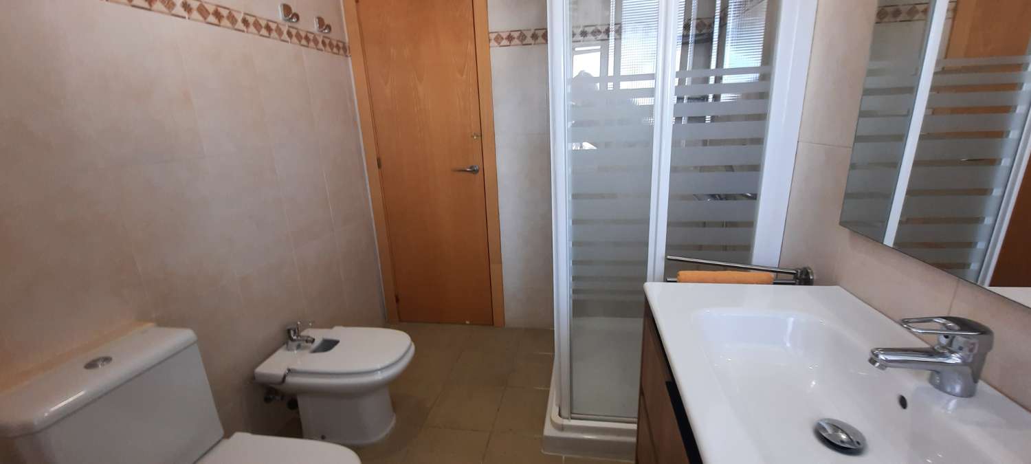 SE ALQUILA DESDE AHORA  HASTA 30.06.26 Y DESDE 1.9.26-30.6.27  BONITO APARTAMENTO  CON VISTAS AL MAR EN LA CARIHUELA (TORREMOLINOS)