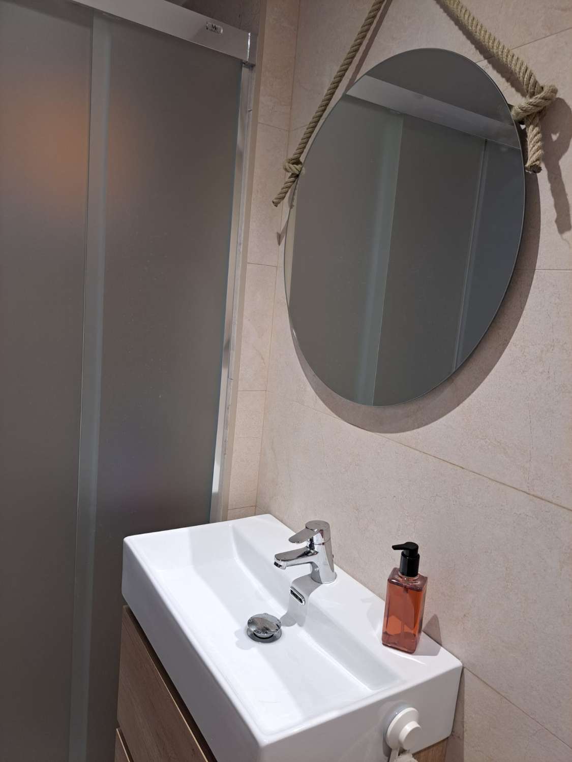 SE ALQUILA DESDE 16.09.26-16.6.27 BONITO ESTUDIO EN ARROYO DE LA MIEL (BENALMADENA)