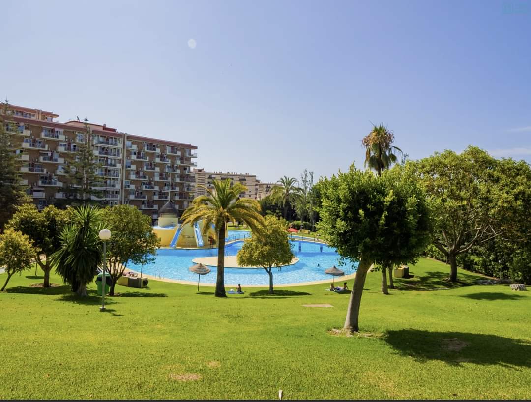 SE ALQUILA DESDE 16.09.26-16.6.27 BONITO ESTUDIO EN ARROYO DE LA MIEL (BENALMADENA)