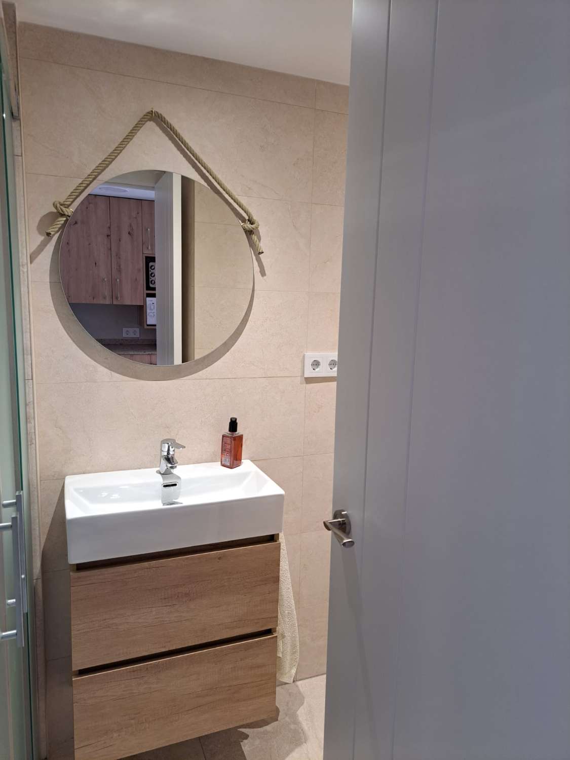 SE ALQUILA DESDE 16.09.26-16.6.27 BONITO ESTUDIO EN ARROYO DE LA MIEL (BENALMADENA)