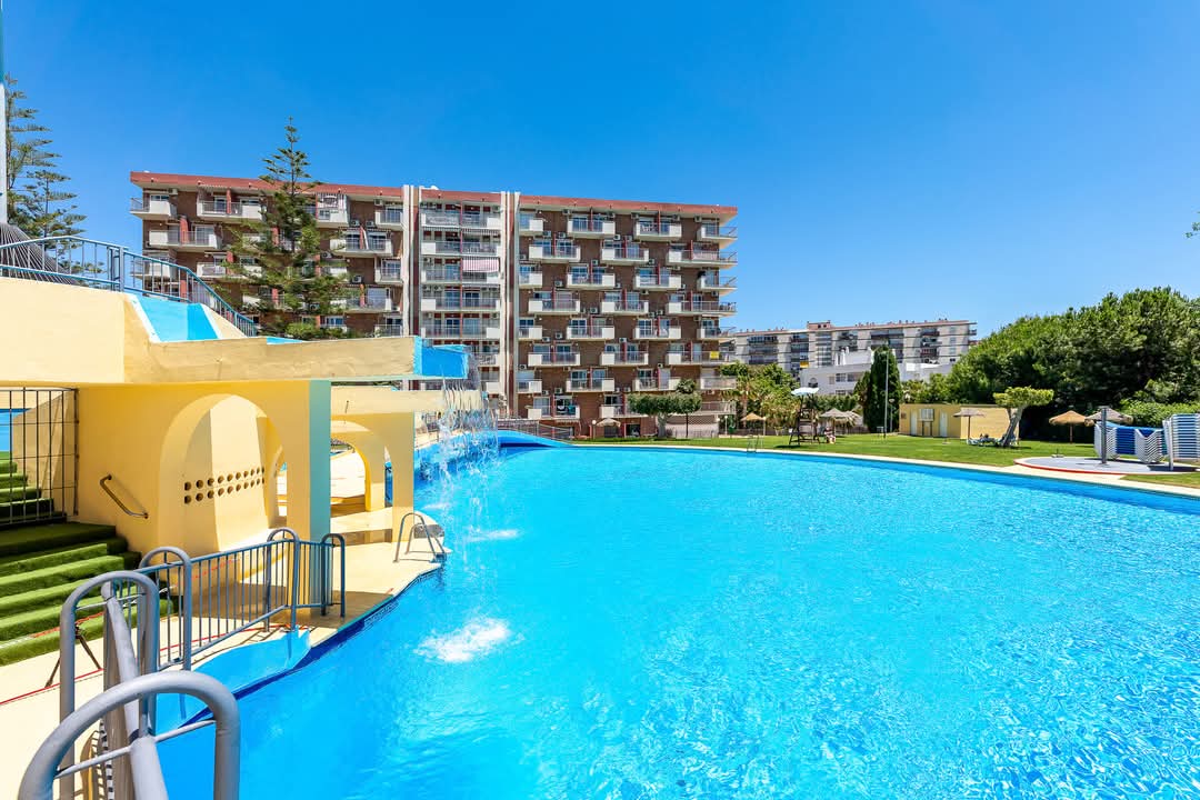 SE ALQUILA DESDE 16.09.26-16.6.27 BONITO ESTUDIO EN ARROYO DE LA MIEL (BENALMADENA)