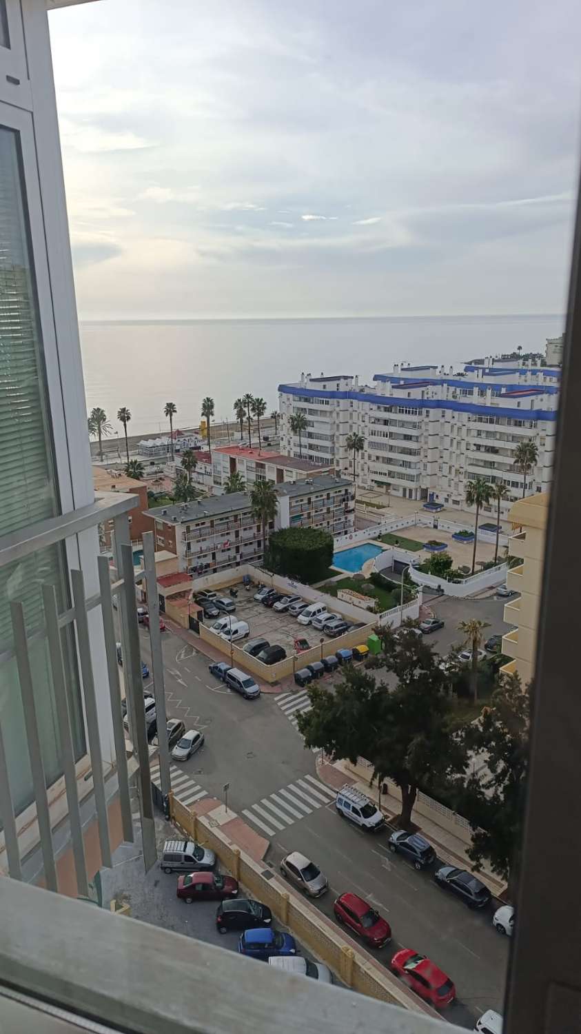SE ALQUILA DESDE 01/09/26 HASTA 31/05/27 BONITO ESTUDIO REFORMADO CON VISTAS AL MAR EN BENALMADENA