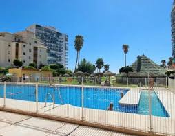 SE ALQUILA DESDE 01/09/26 HASTA 31/05/27 BONITO ESTUDIO REFORMADO CON VISTAS AL MAR EN BENALMADENA