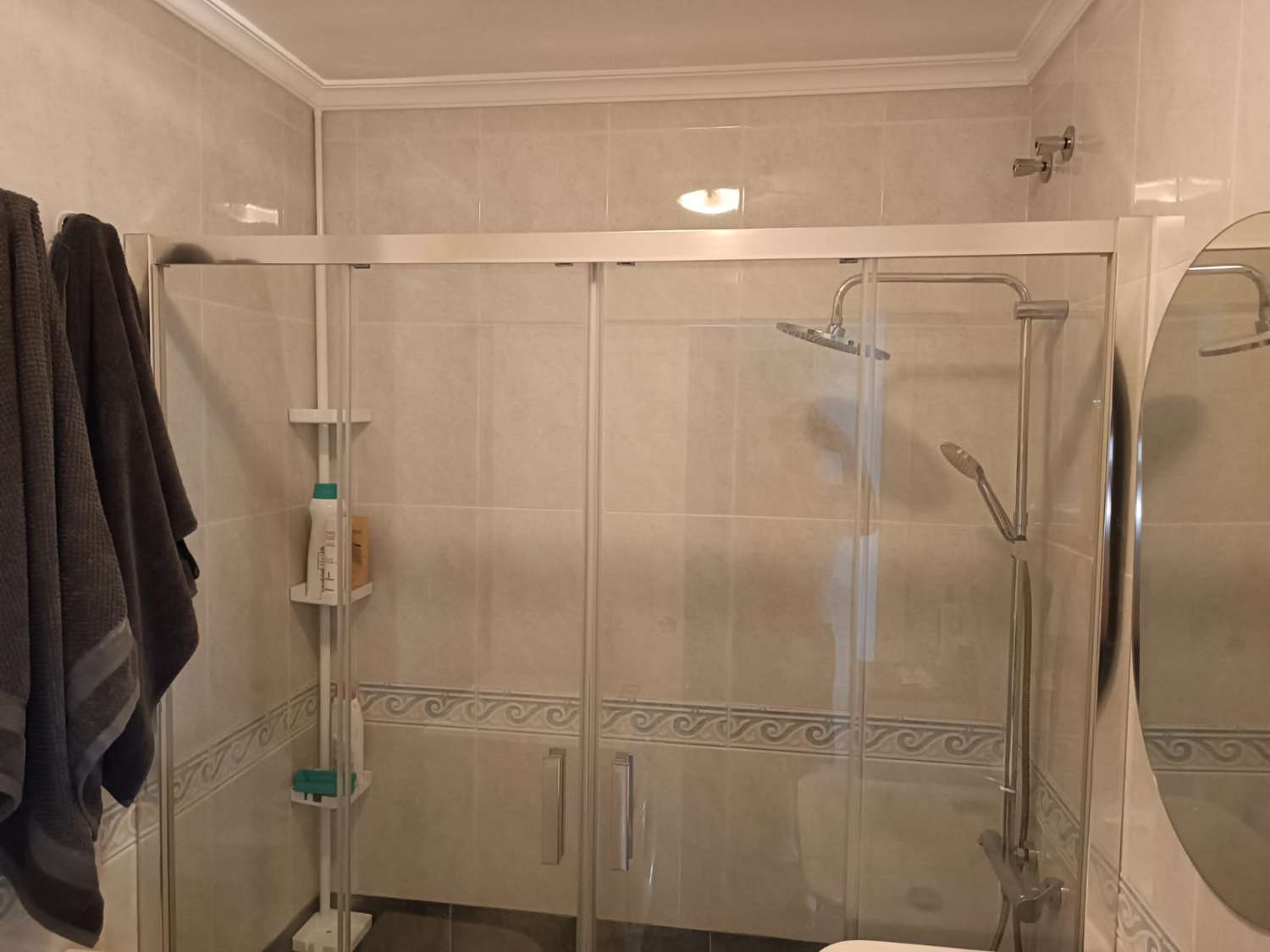 MEDIA TEMPORADA . SE ALQUILA DESDE 1.9.26-30.6.27 BONITO APARTAMENTO CON VISTAS AL MAR