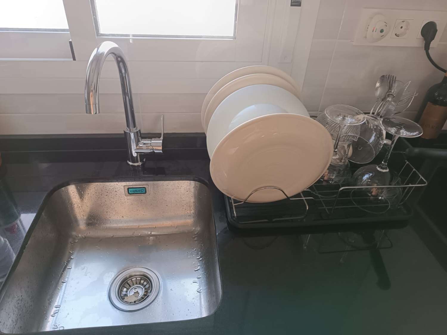 MEDIA TEMPORADA . SE ALQUILA DESDE 1.9.26-30.6.27 BONITO APARTAMENTO CON VISTAS AL MAR