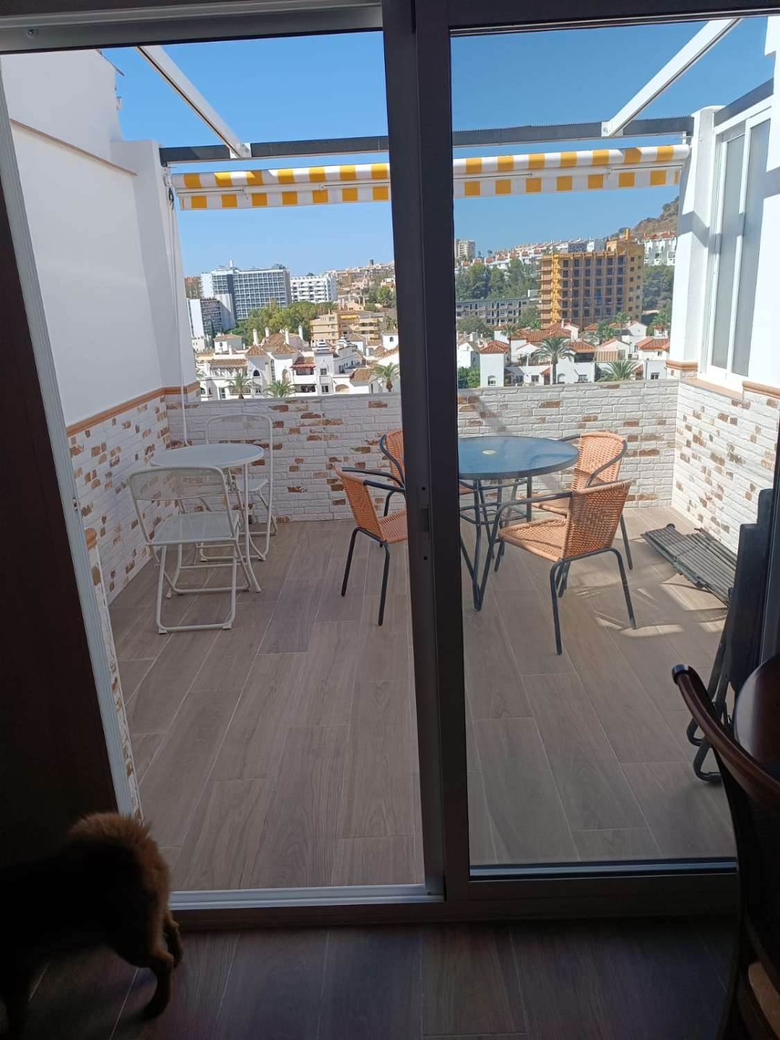 MEDIA TEMPORADA . SE ALQUILA DESDE 1.9.26-30.6.27 BONITO APARTAMENTO CON VISTAS AL MAR