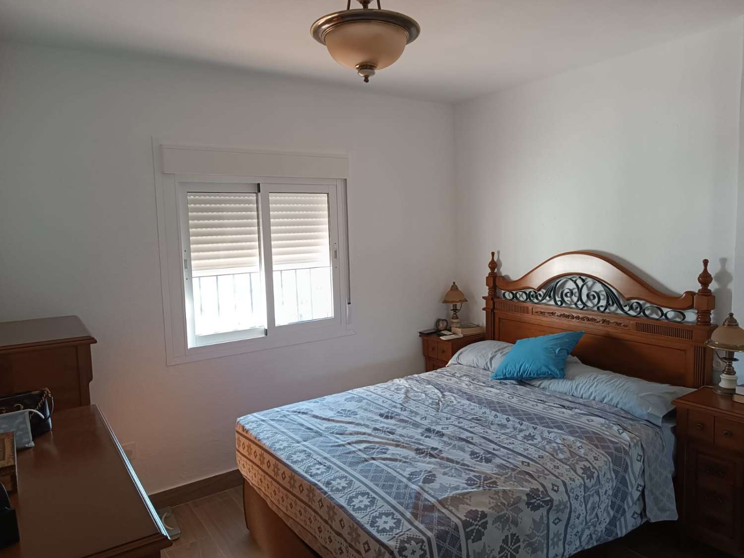 MEDIA TEMPORADA . SE ALQUILA DESDE 1.9.26-30.6.27 BONITO APARTAMENTO CON VISTAS AL MAR