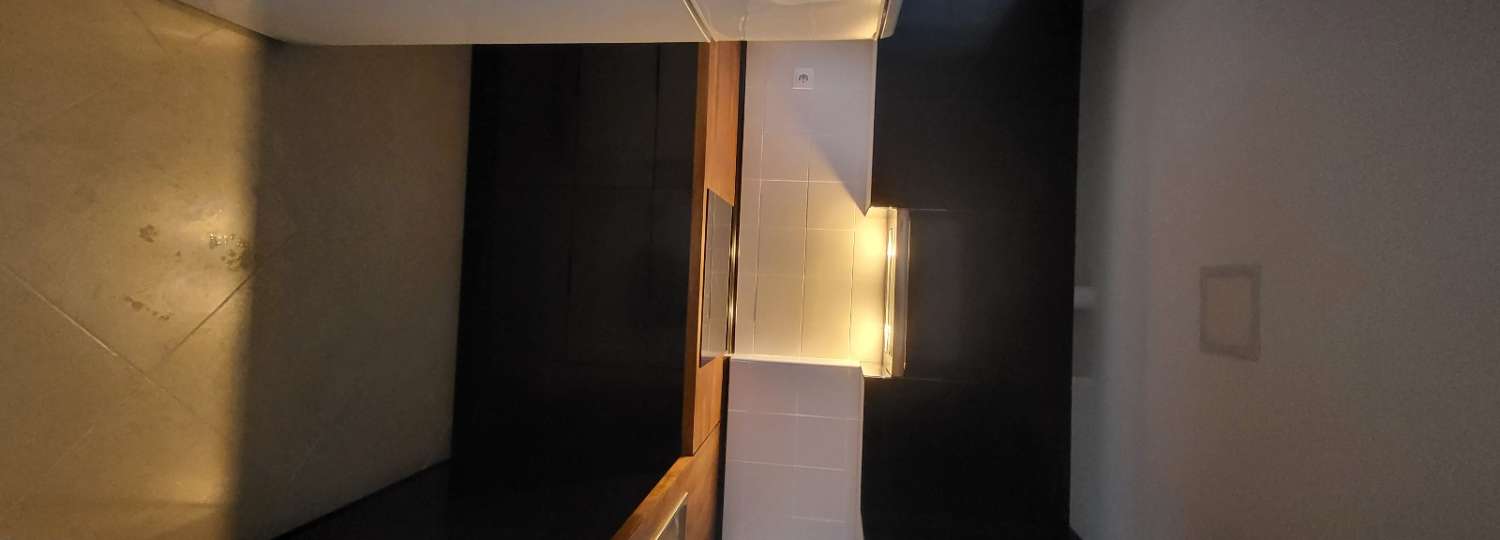 FLOT LEJLIGHED TIL SALG I CENTRUM AF BENALMADENA LANDSBY