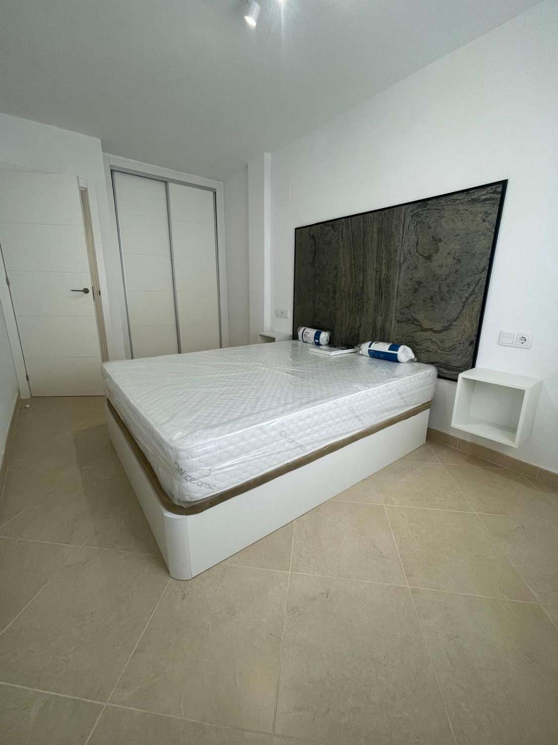 FLOT LEJLIGHED TIL SALG I CENTRUM AF BENALMADENA LANDSBY