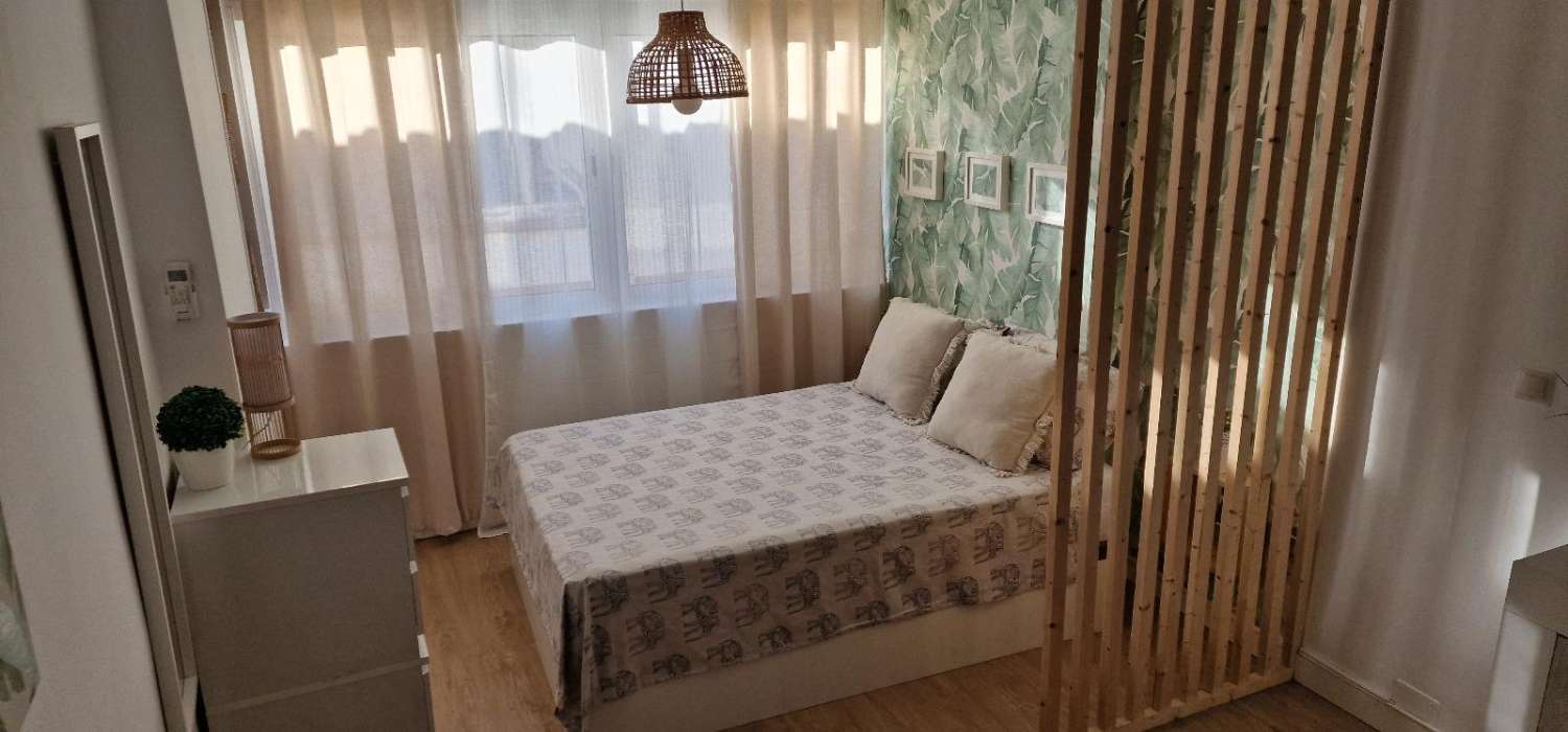 STUDIE TIL LEJE FRA 1.9.26-30.6.27 RENOVERET NÆR LA CARIHUELA (TORREMOLINOS)