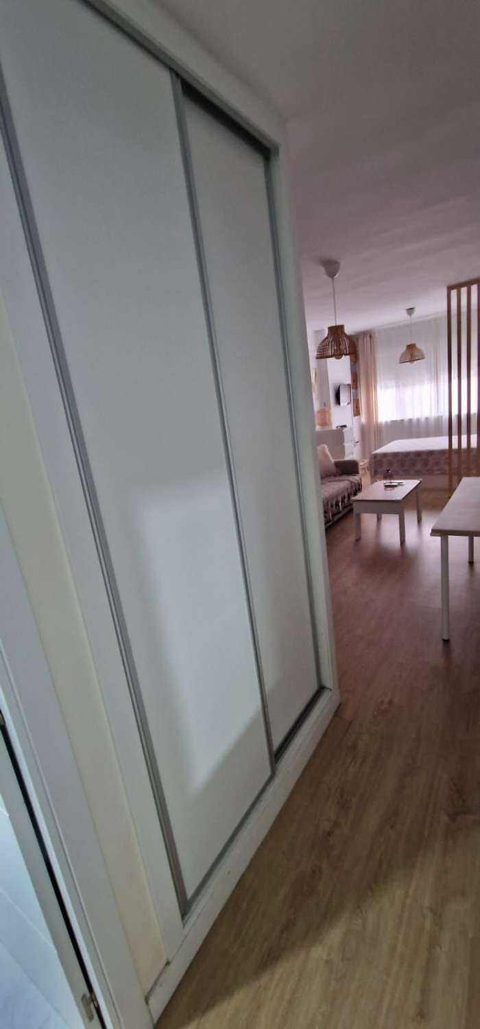 STUDIE TIL LEJE FRA 1.9.26-30.6.27 RENOVERET NÆR LA CARIHUELA (TORREMOLINOS)