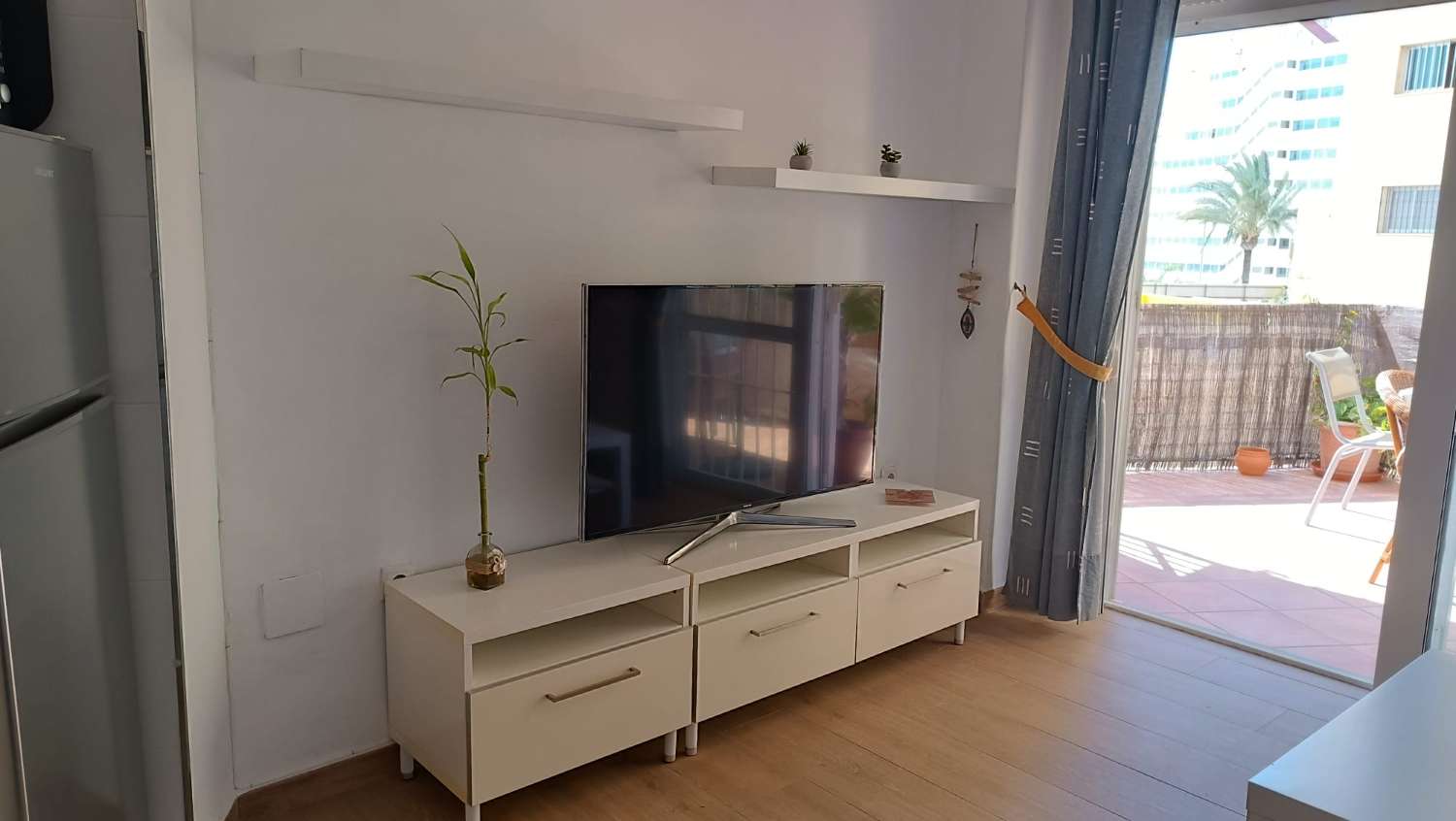 MEDIA TEMPORADA .SE ALQUILA DESDE 1.9.26-30.6.27 BONITO APARTAMENTO CON VISTAS AL MAR  A 60 METROS DE LA PLAYA EN BENALMADENA