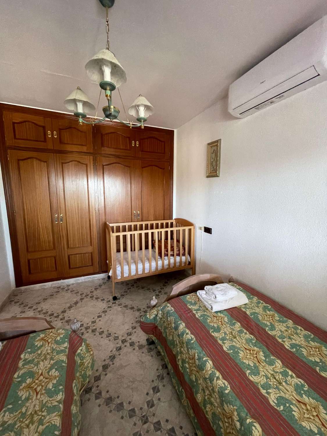 Zur Miete vom 11.01.2026 bis 30.06.2027 eine wunderschöne Villa mit Meerblick im Gebiet Torremuelle (Benalmádena).