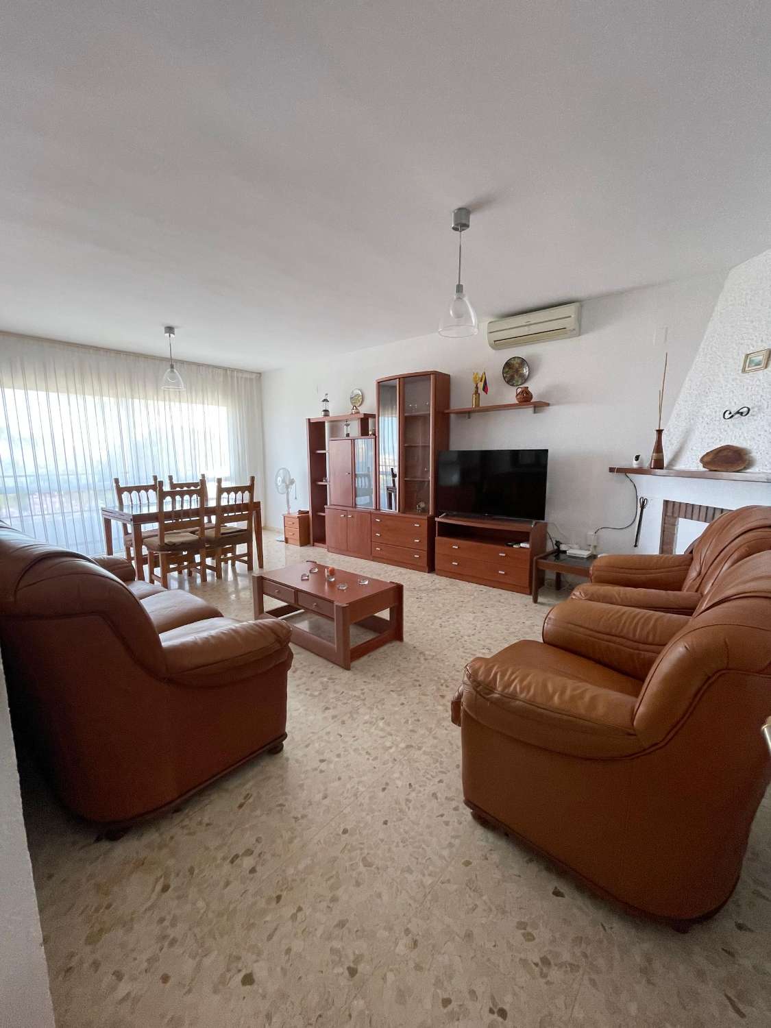 Zur Miete vom 11.01.2026 bis 30.06.2027 eine wunderschöne Villa mit Meerblick im Gebiet Torremuelle (Benalmádena).